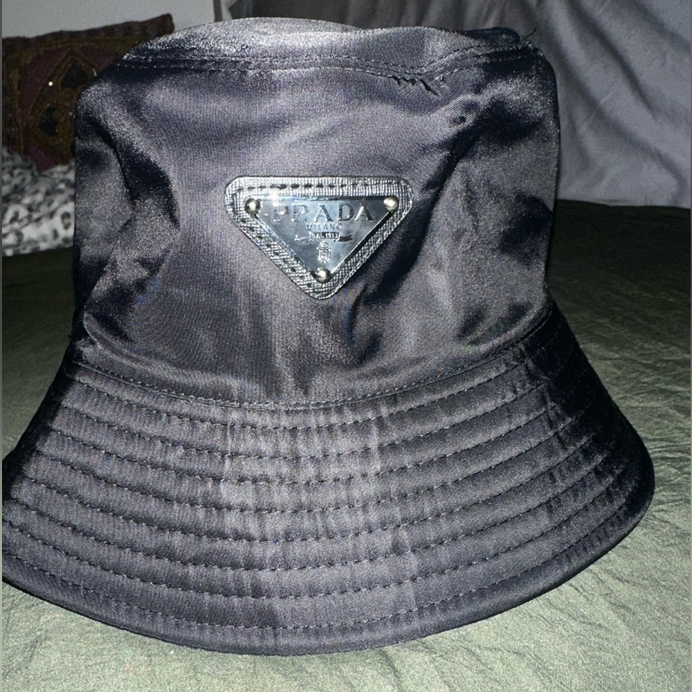Bucket Hat 🖤